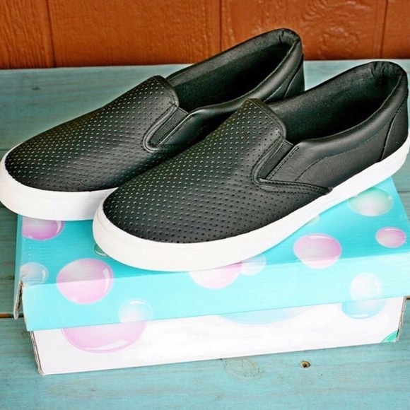 Comfy Perforated Slip-on Flats Loafer Sneakers Black - Picture 4 of 5